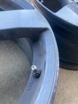 Kola dezent R17 5x114,3 - 5