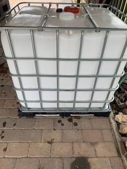 Nádrž na vodu 1000l - vyčištěný IBC kontejner - 5
