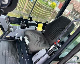 Minibagr Kubota KX019-4 - 5