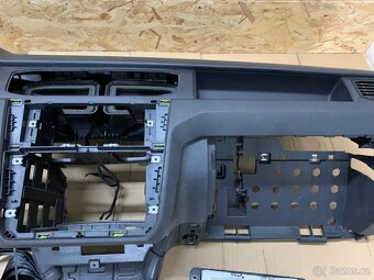 Airbagová sada Volkswagen Caddy s originální deskou demontáž - 5