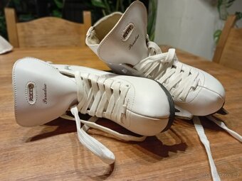 Dívčí lední brusle - 5