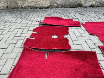 Volha Gaz 24, nové koberce - 5