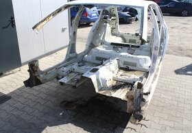 Škoda Octavia III zadní část karoserie střecha - 5