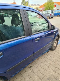 Fiat Panda modrá 2005 - 5