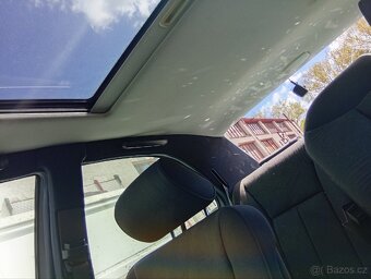 Mercedes E280 - 5