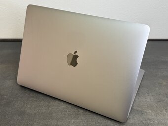 MacBook Air 13'' 2019 / i5 / 8GB / 1TB SSD / Space Gray - - 5
