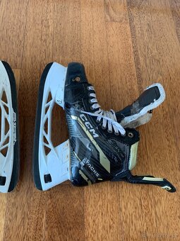 ⛸️ CCM Tacks AS-V Pro – profi hokejové brusle vel. 45.5 (EU) - 5