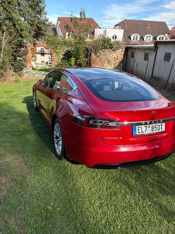 Tesla model S 75 D - 5