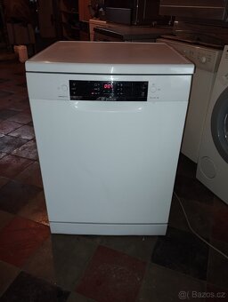 Volně stojící myčka zn.Bosch - 5