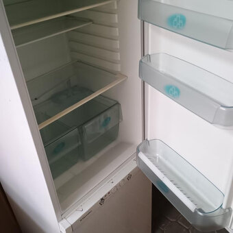 Lednice vestavná elektrolux - 5