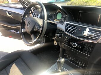 Mercedes Benz W212/E200Cgi-manuál - 5