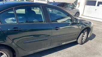 Renault Laguna III 2,0 L benzín - 5