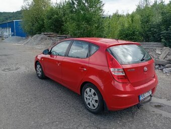 Hyundai i30 1.6 TDI tažné bez koroze spotřeba 5 l nafty - 5