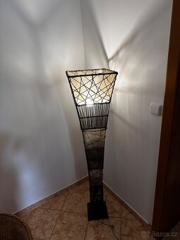 Designová stojací lampa z přírodního ratanu - 5