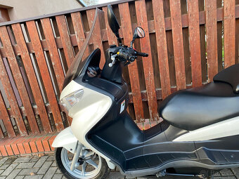 Suzuki Burgman 125 Nové v ČR - 5