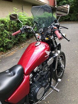 Honda VF 750 Magna - 5