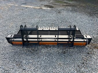 Vyrovnávací zařízení pro terén nové na smykový nakladač - 5