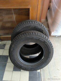 Pneu Michelin 225/70/15 C - 5