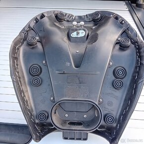 Triumph rocket 3 sedlo - 5