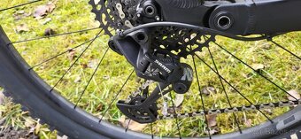 Prodám 2ks zánovních trailbiků GT Sensor Carbon Elite 29" L - 5