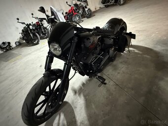 Harley Davidson breakout custom - 5