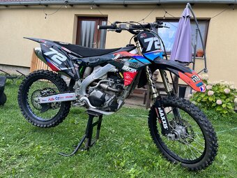 Kawasaki kx 250 F - 5