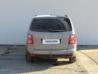 Volkswagen Touran 2.0 TDi , 100 kW nafta, 2008 - 5