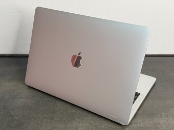 MacBook Pro 13'' 2019 / i5 / 16GB / 256GB SSD / Silver - D - 5