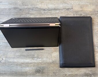 HP Spectre x360, 15,6 LED 4K Ultra HD (zánovní) - 5