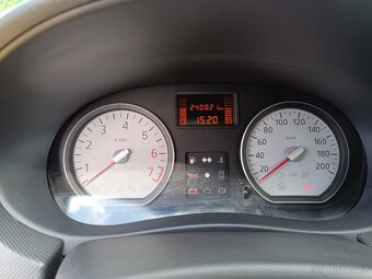 Dacia Sandero - 5
