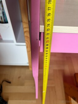dětský psací stůl, včetně integrovaných poliček - 5