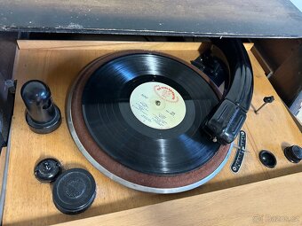 Retro gramofon + 20 vinyl desek - 5