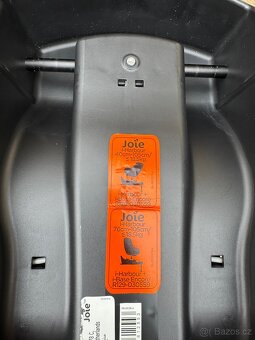Autosedačka Joie i-Harbour signature a izofix základna - 5