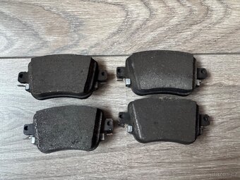 Zadni destičky Brembo - 5