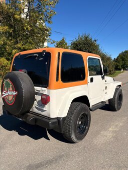 Jeep Wrangler 4.0 L6 manual - 5