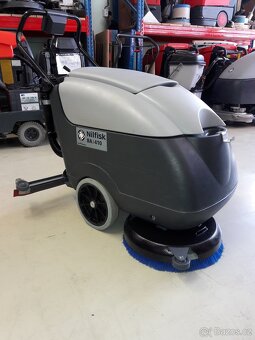 Podlahový mycí stroj Nilfisk BA 410 - 5