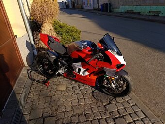 Ducati Panigale V4R SPECIALE n°3 - 5