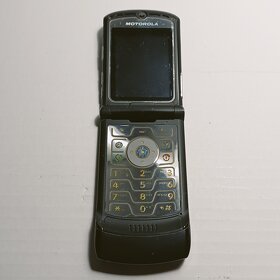 Motorola V3, mobilní telefon - 5