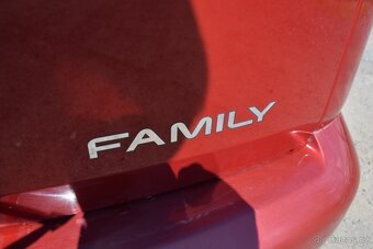 Volkswagen Caddy 1,4 i LIFE PO SERVISU,FAMILY - 5