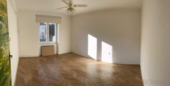 2+1, klidná lokalita Benešov-Ladova 64000 Kč/m^2 vč. sklepa - 5