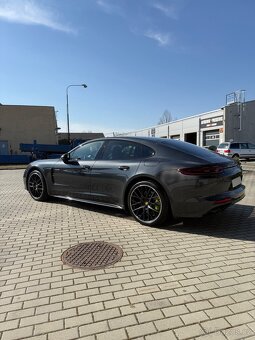 Porsche Panamera 4 E-Hybrid - 5