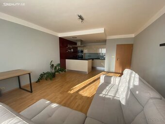 Pronájem bytu 2+kk 72 m² Praha, Na Slatince s garážovým stan - 5