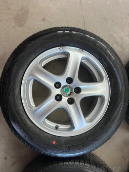 Prodám alu kola Škoda – pneu 195/65 R15 - 5