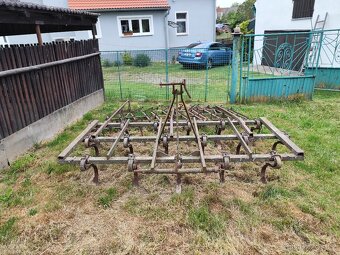 Pluh - tři radlice, kultivátor a brány - 5