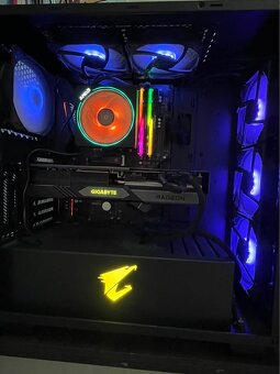GIGABYTE Radeon RX 7800 XT GAMING OC 16G - 5