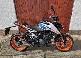 KTM Duke 125, r.v. 10/2023, naj. 1600 km - 5