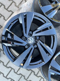 VW Touareg, kola 20" - 5