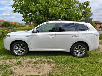 Mitsubishi Outlander PHEV 2.0i - 2014 - 5