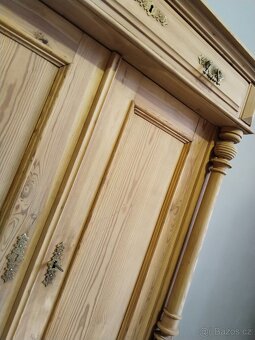 Krásná, stará, skříň, skříňka, vertiko po renovaci - 5