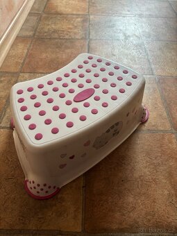 Stupínek k záchodu - 5